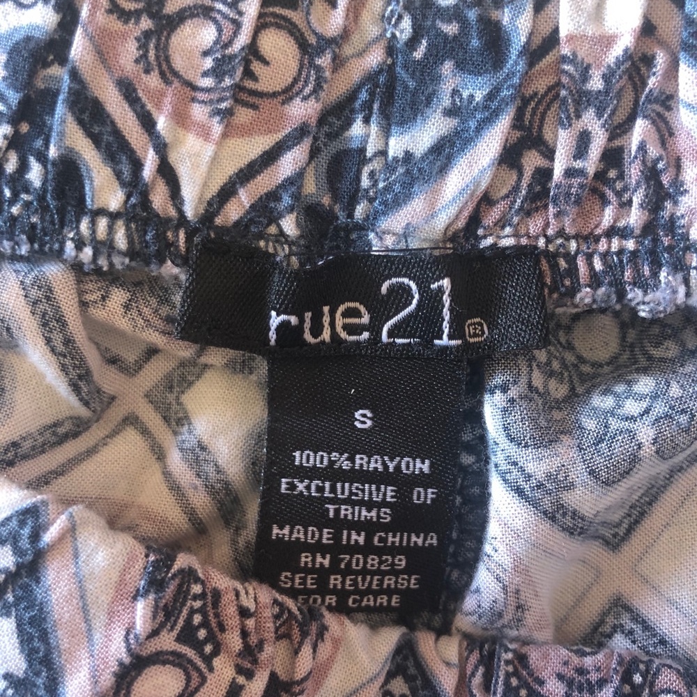 COMFY PRINTED SHORTS!! - Picture 3 of 3